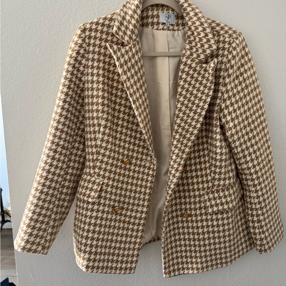 Brown and Cream Houndstooth Blazer